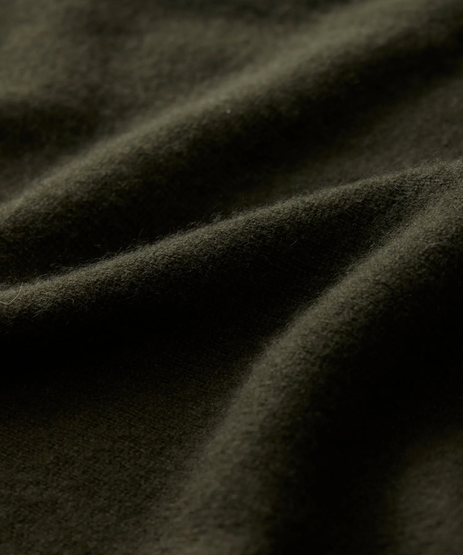 Cashmere Turtleneck in Snyder Olive