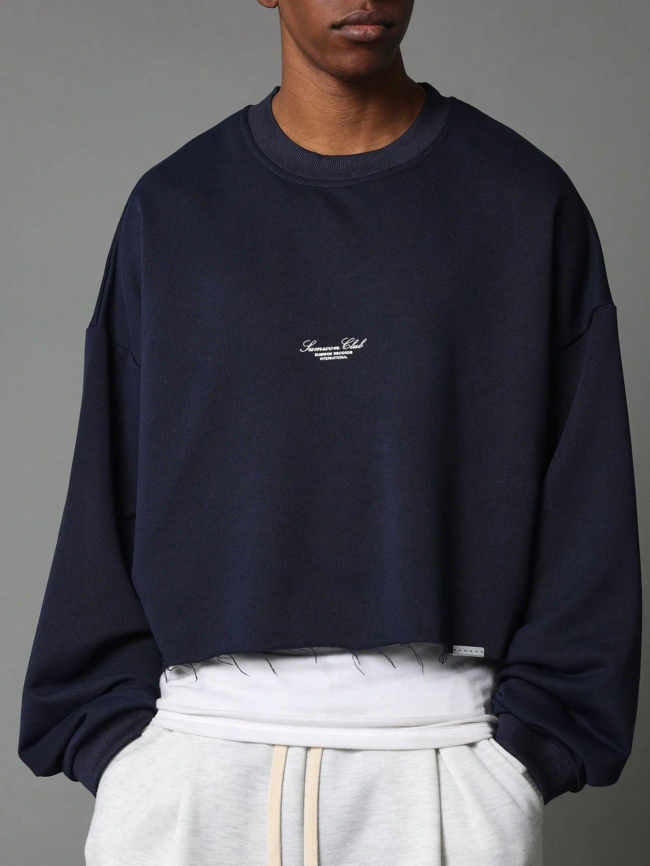 Embroidered Cropped Raw Edge Hem Sweatshirts