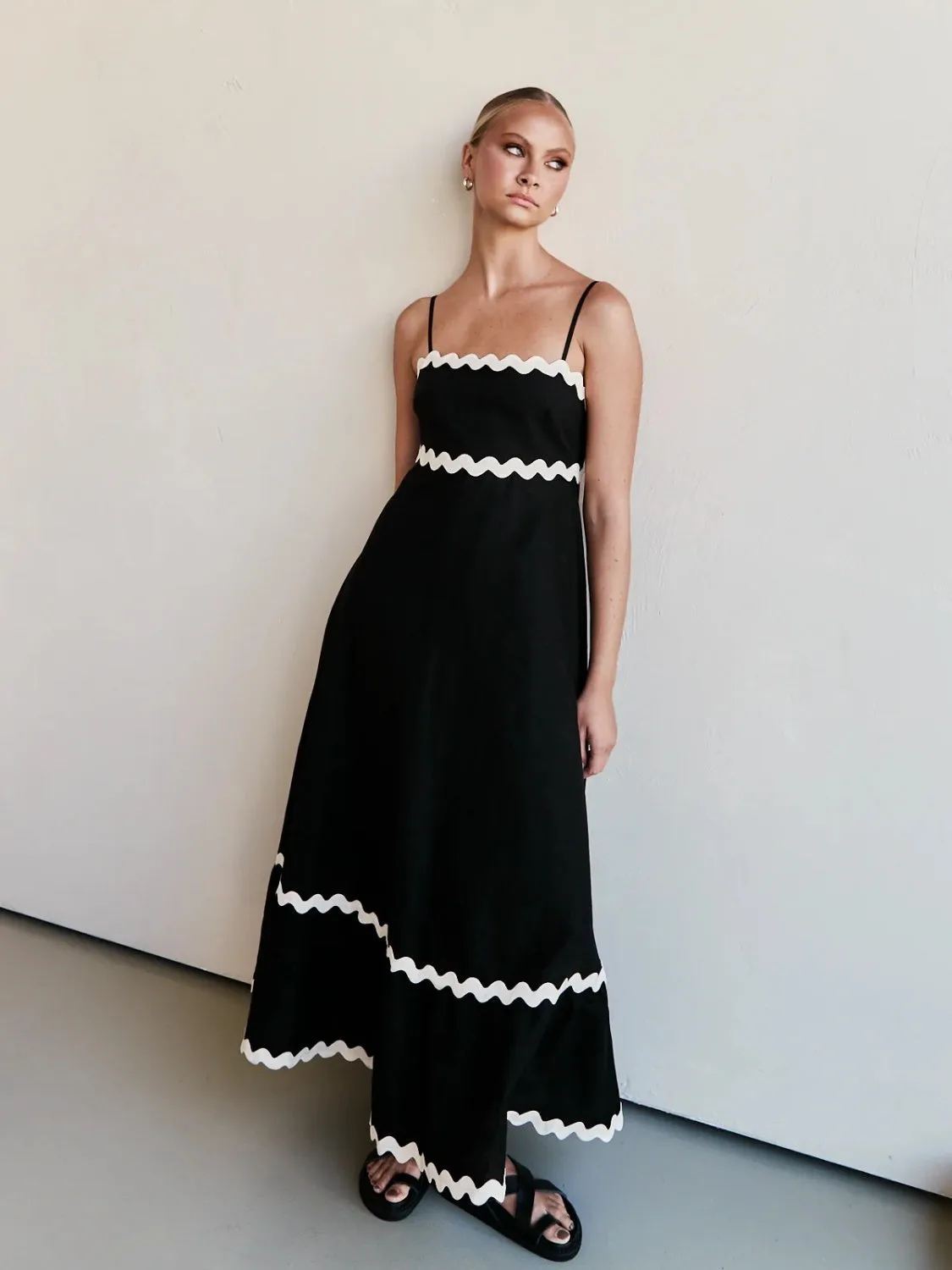 Spaghetti Strap Maxi Dress Women's Feminine Casual Summer Sleeveless Long Swing Dress